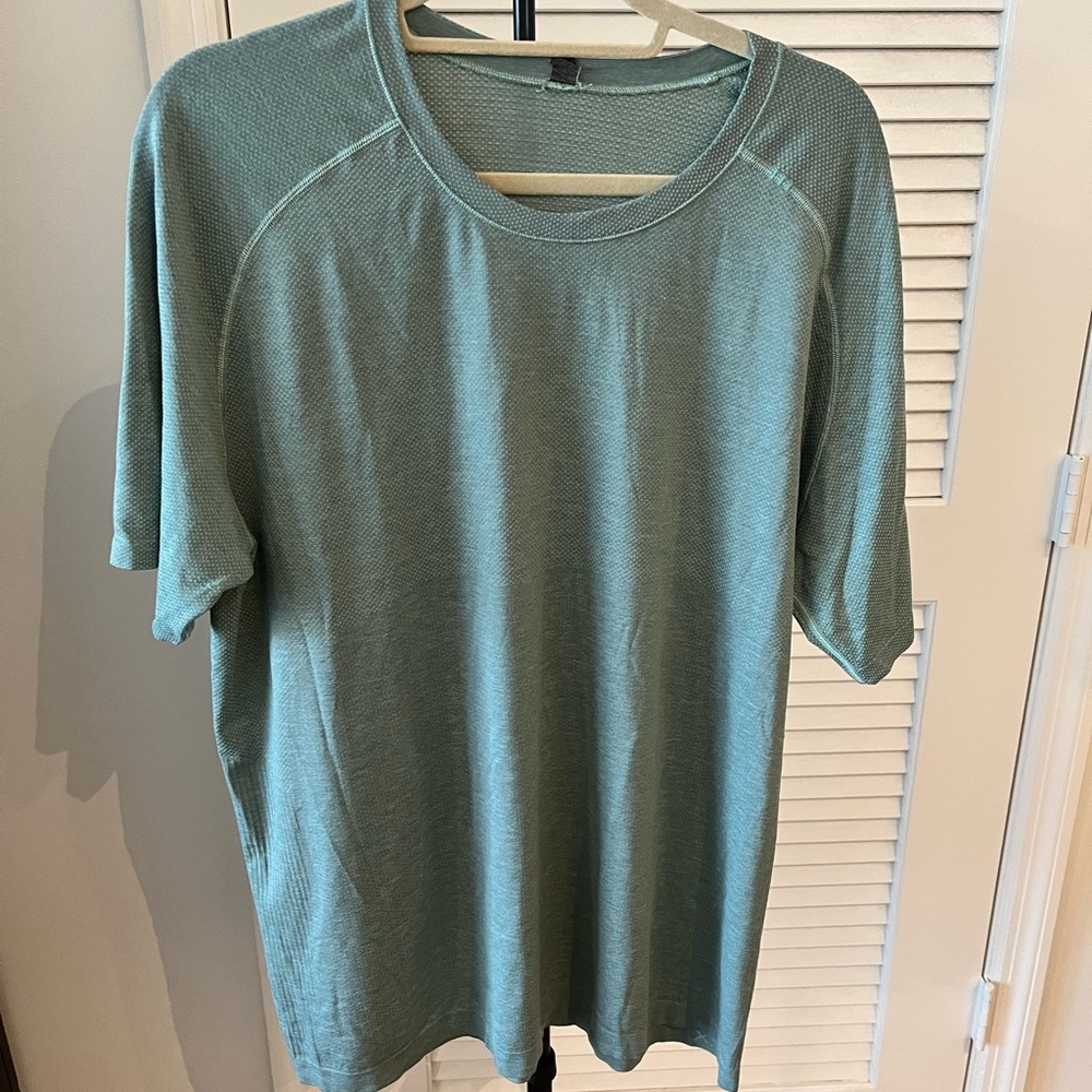 Mens Large Metal Vent Tech Short Sleeve Shirt 2.0